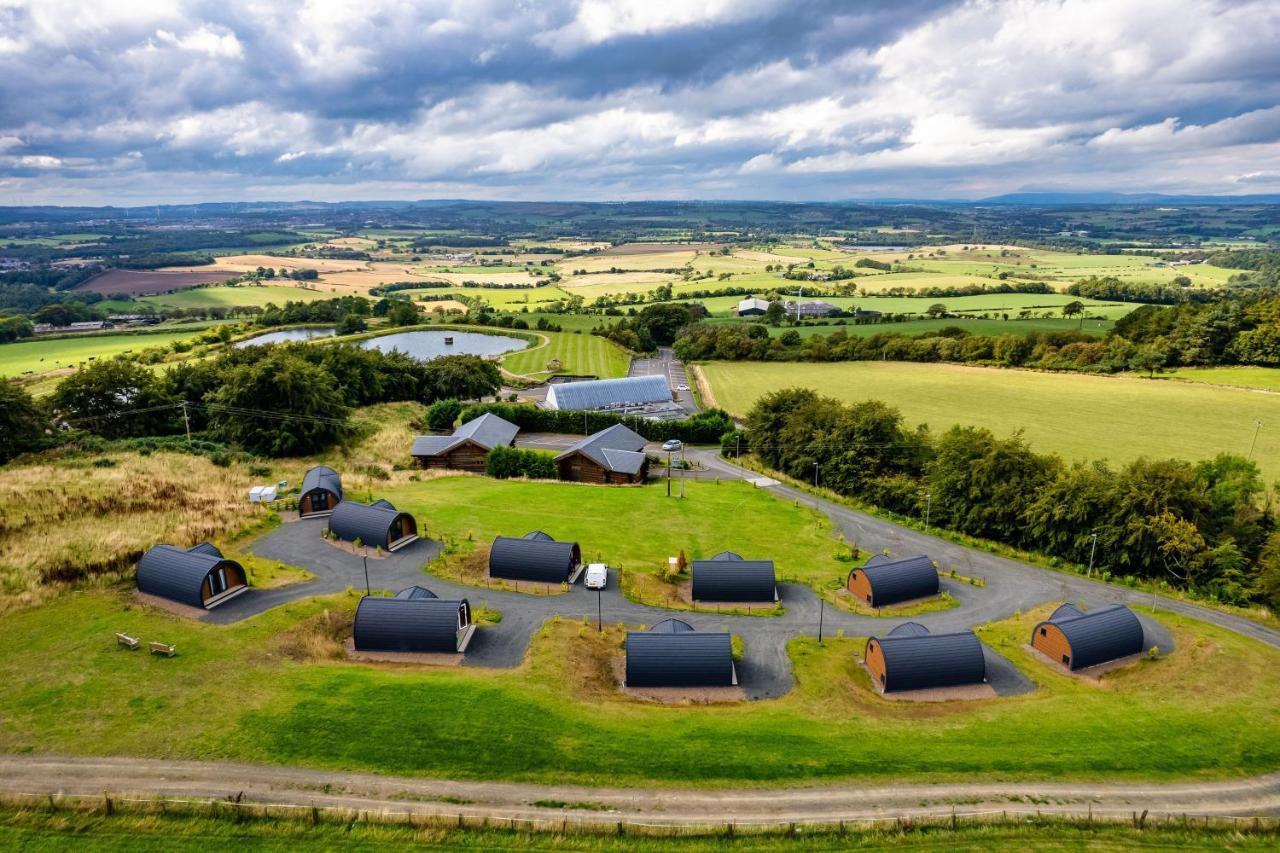The Log Cabins At The Vu Bathgate Exterior photo